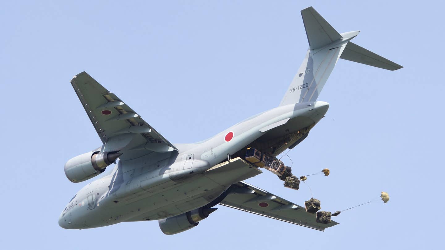 JASDF_C-2 airdrop demonstration