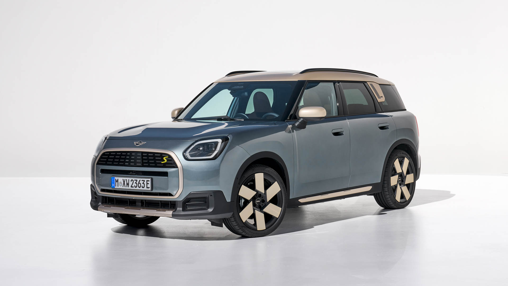 Electric 2025 Mini Countryman SUV Brings Serious Face, Hands-Free Driving