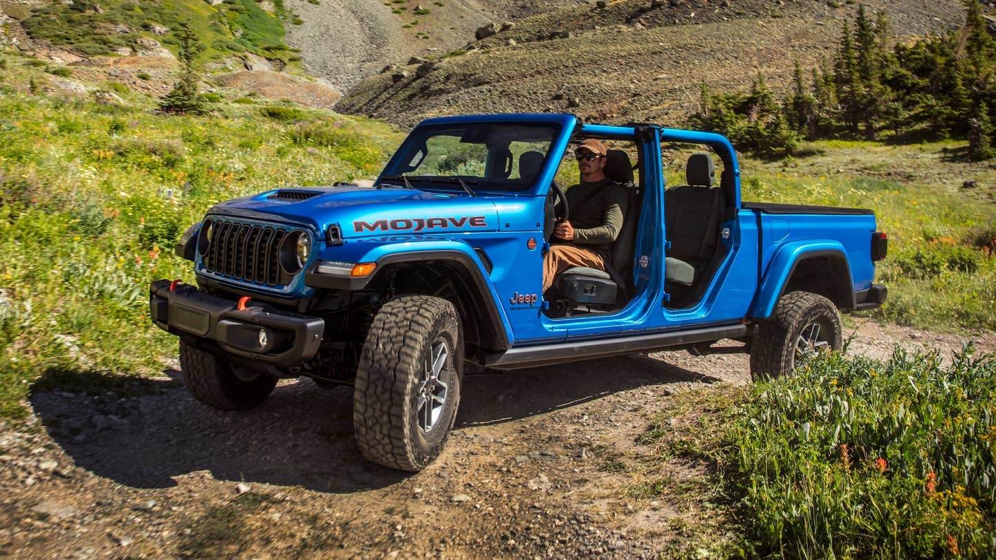 2024 Jeep Gladiator Debuts With 12.3-Inch Touchscreen, New Grille, Tech Updates