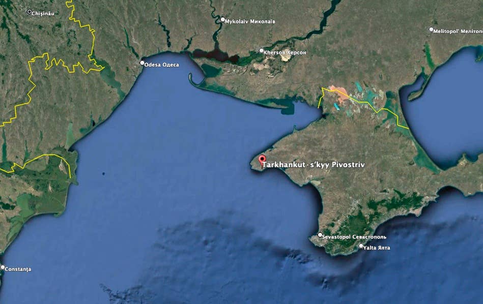 Ruská protivzdušná obrana na mysu Tarchankut byla podle ruských a ukrajinských zdrojů znovu napadena.  (obrázek Google Earth)