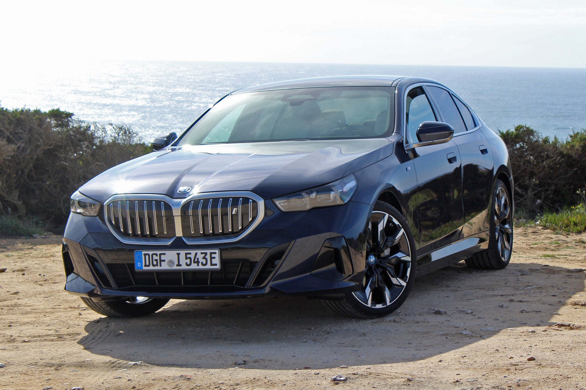 BMW i5 eDrive40 Sedan (2023-2024) price and specifications - EV