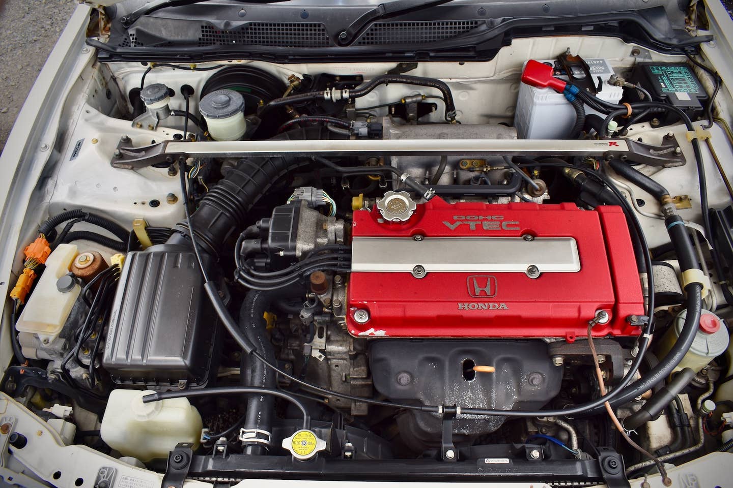 1996 Honda Integra Type R engine bay