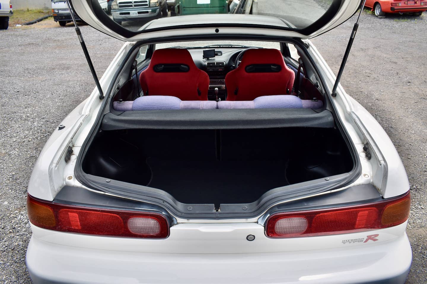 1996 Honda Integra Type R trunk