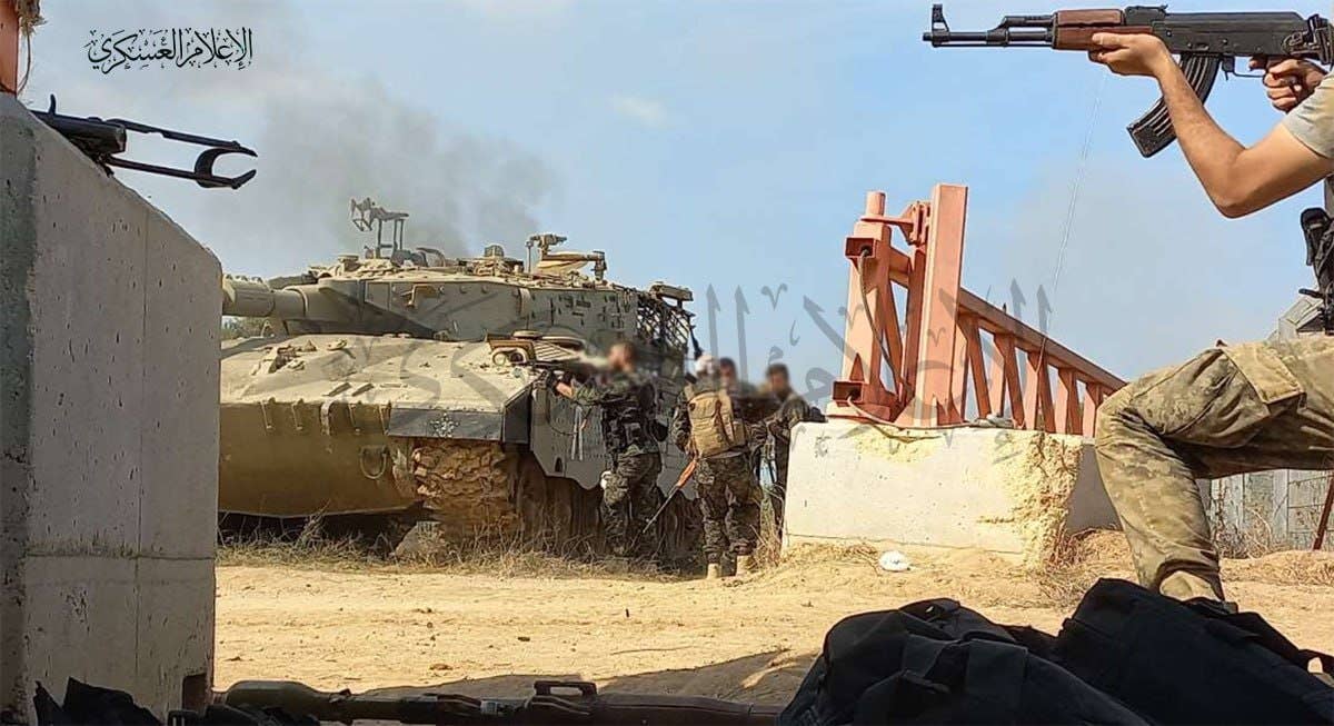 Hamás tvrdí, že jeho síly vstoupily na izraelskou vojenskou základnu, která měla nejméně jeden tank Merkava.  (Telegram Hamasu)