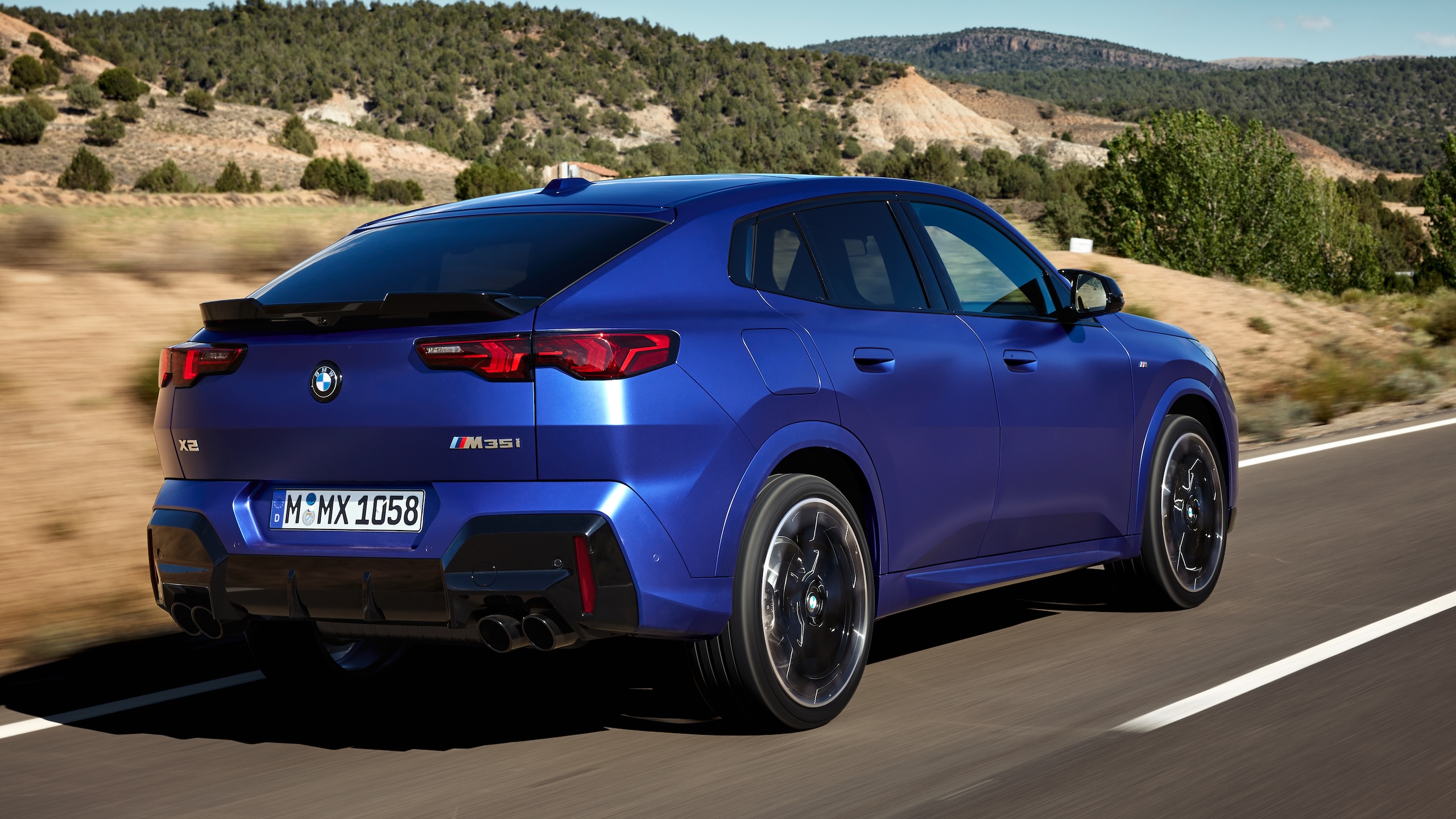 The base model of the BMW X2 in 2024 will be upgraded with 21-inch wheels and a powerful 312 horsepower engine.