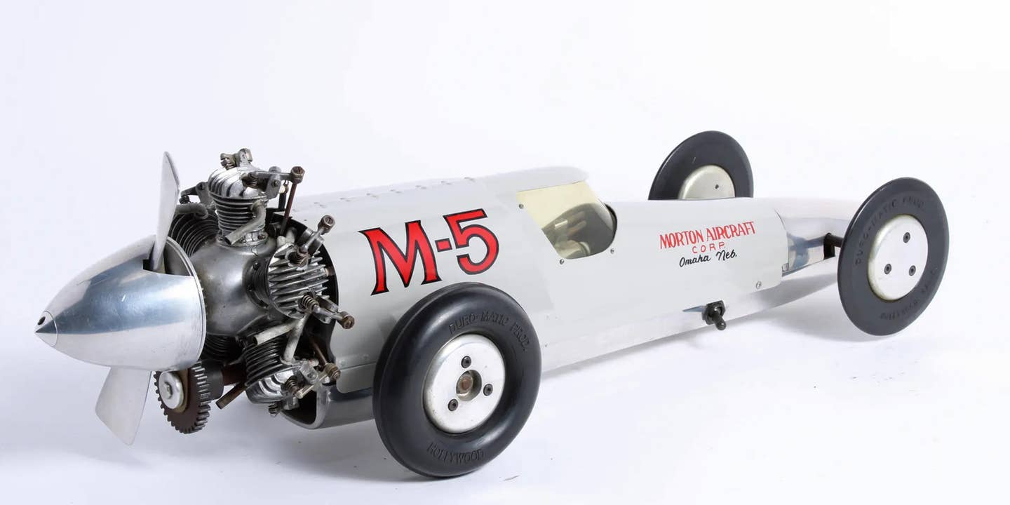Vintage Tether Car With a Tiny 15cc Radial Engine Looks Absolutely Amazing