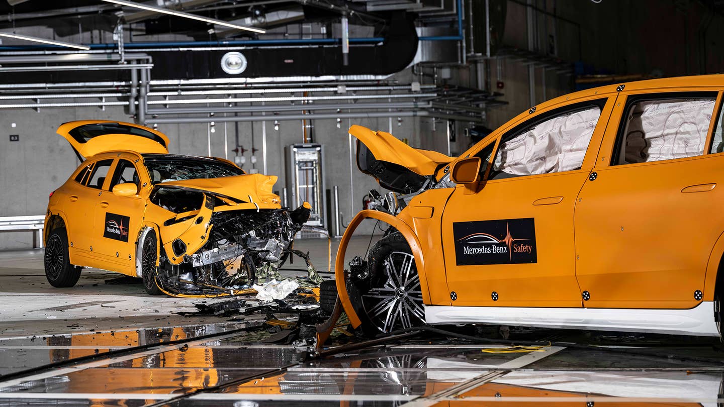 Mercedes EQA EQS Crash Test