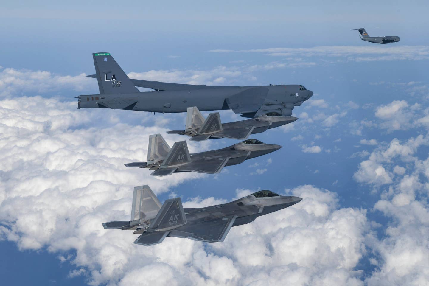 USA provedly několik letů B-52 nad Jižní Koreou.  (Jihokorejské ministerstvo obrany prostřednictvím AP, File)