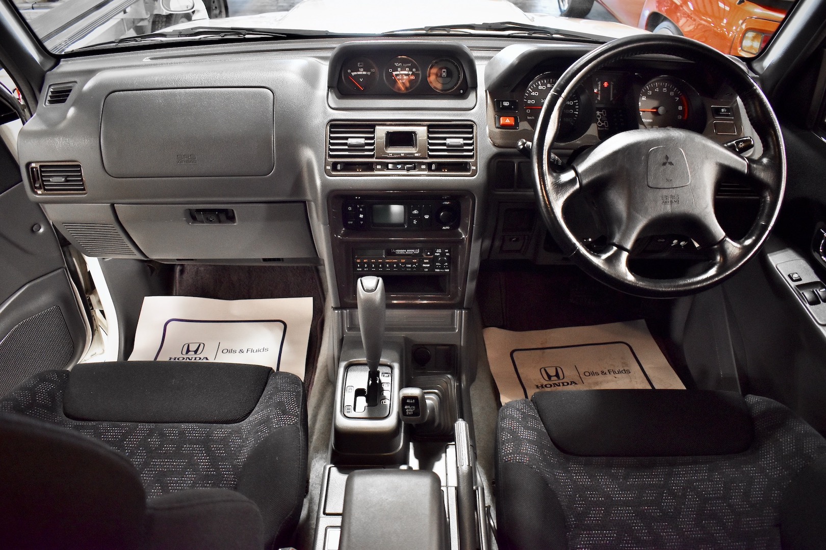 1997 Mitsubishi Pajero Evolution dashboard