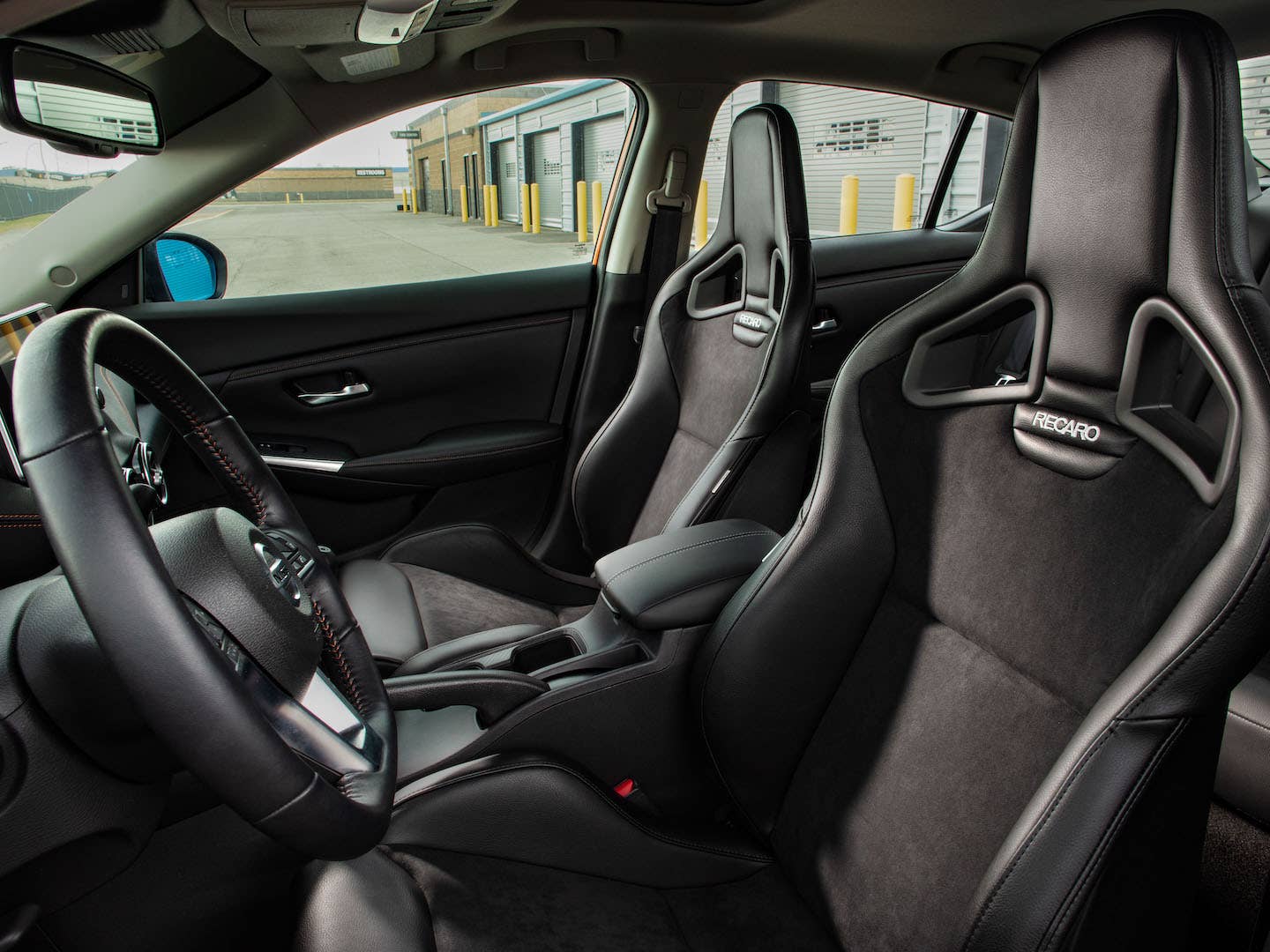 Kbelíková sedadla Nissan Sentra DET Concept Recaro