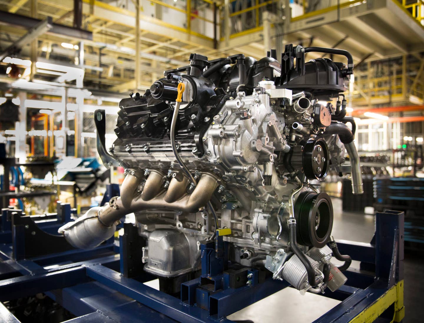NASHVILLE, Tenn. (Dec. 15, 2015) – Nissan announced today that a new 5.6-liter Endurance® V8 gasoline engine, assembled in Decherd, Tennessee, will be available in the all-new TITAN and TITAN XD full-size pickup trucks, completing the first phase of the “American TITAN” story. The engine features four-valves per cylinder, Variable Valve Event &amp; Lift and Direct Injection, and is rated at 390 horsepower @ 5,800 rpm and 401 lb-ft of torque @ 4,000 rpm.