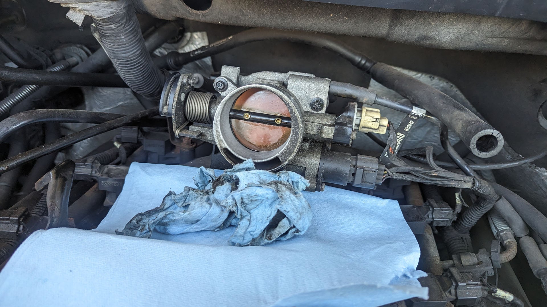 How to clean a throttle body