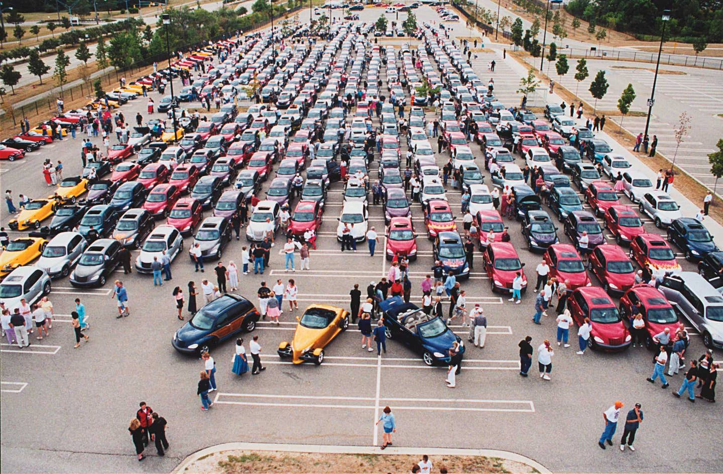 More than 500 Chrysler PT Cruiser and Chrysler Prowler vehicles gathered in Auburn Hills, Michigan in August, 2001. The company was then called DaimlerChrysler. <em>Stellantis Archive</em>
