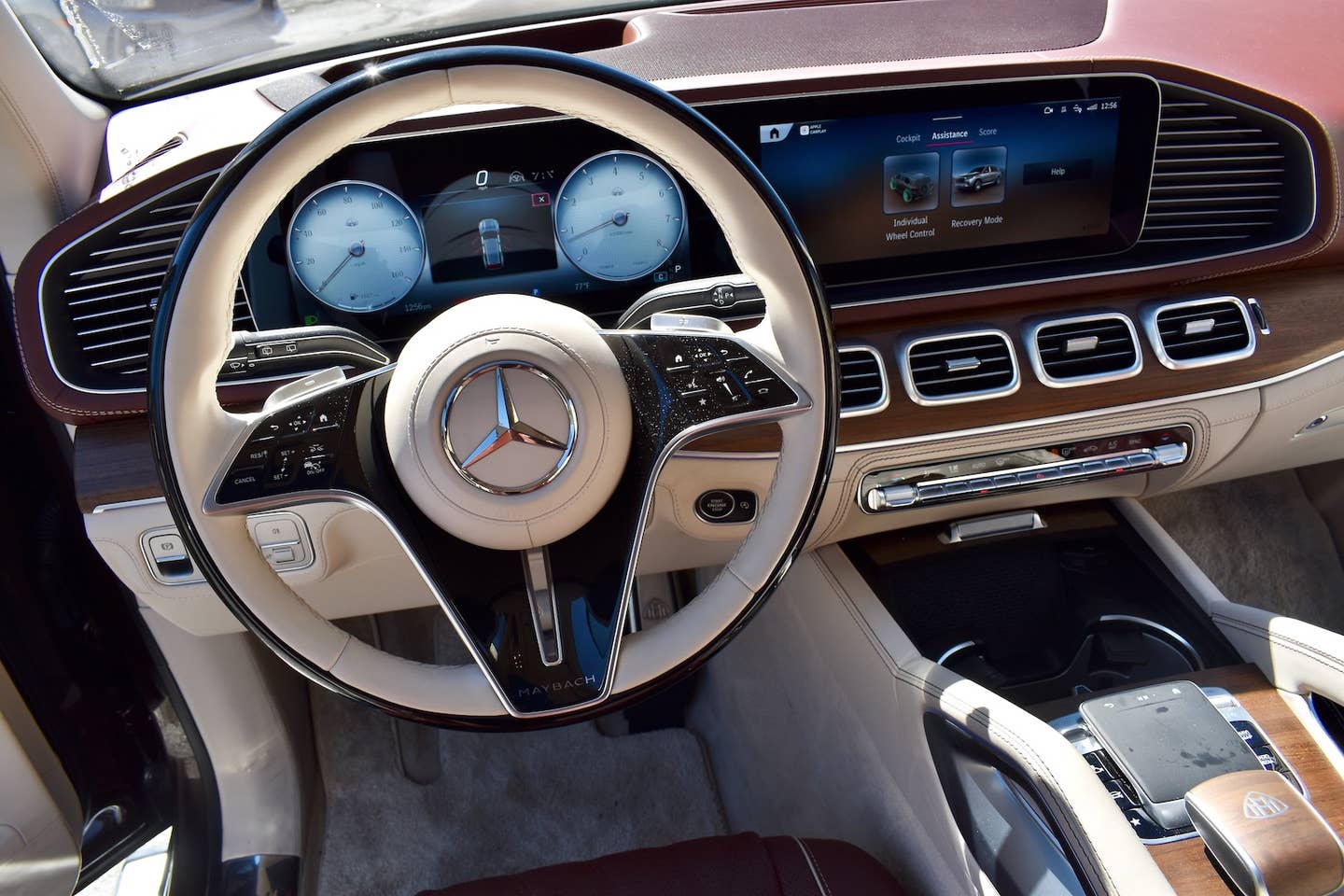 2024 Mercedes-Maybach GLS 600 cockpit