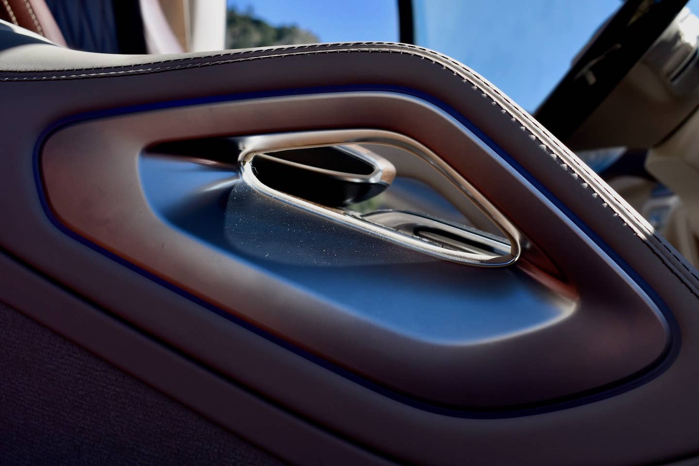 2024 Mercedes-Maybach GLS 600 front-row handles