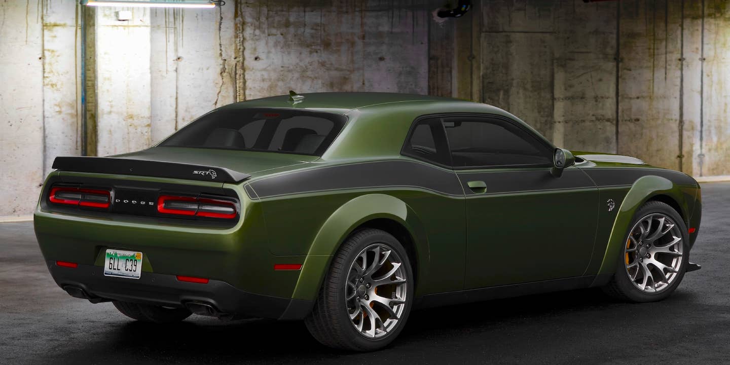 The “Old School” order combination for the 2023 Dodge Challenger SRT Jailbreak model features an F8 Green exterior dressed up with 20-by-11-inch Warp Speed Satin Carbon wheels, Satin Chrome Hellcat badging, Hammerhead Grey seats and seat belts on the interior, and much more customized content.