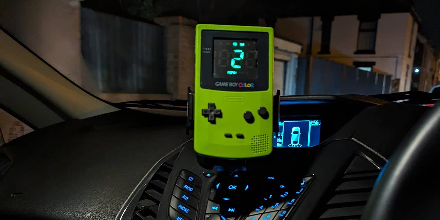 Tech Modder Turns Throwback Game Boy Color Into a Speedometer