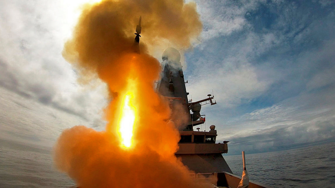 Los destructores de la Royal Navy serán mejorados para reforzar su defensa contra misiles balísticos.