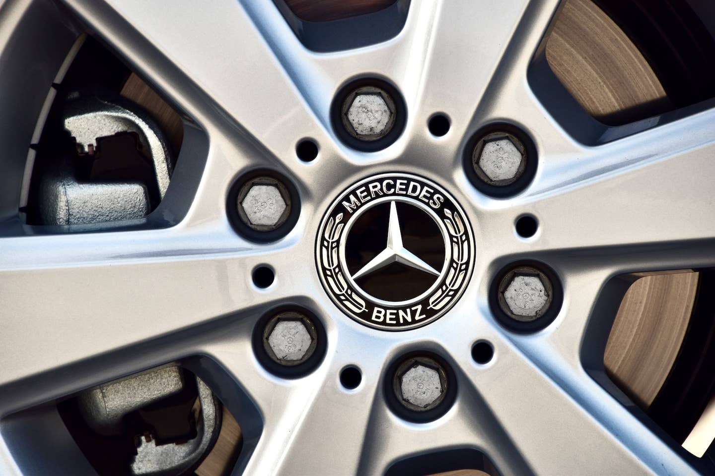 2024 Mercedes-Benz eSprinter alloy wheel