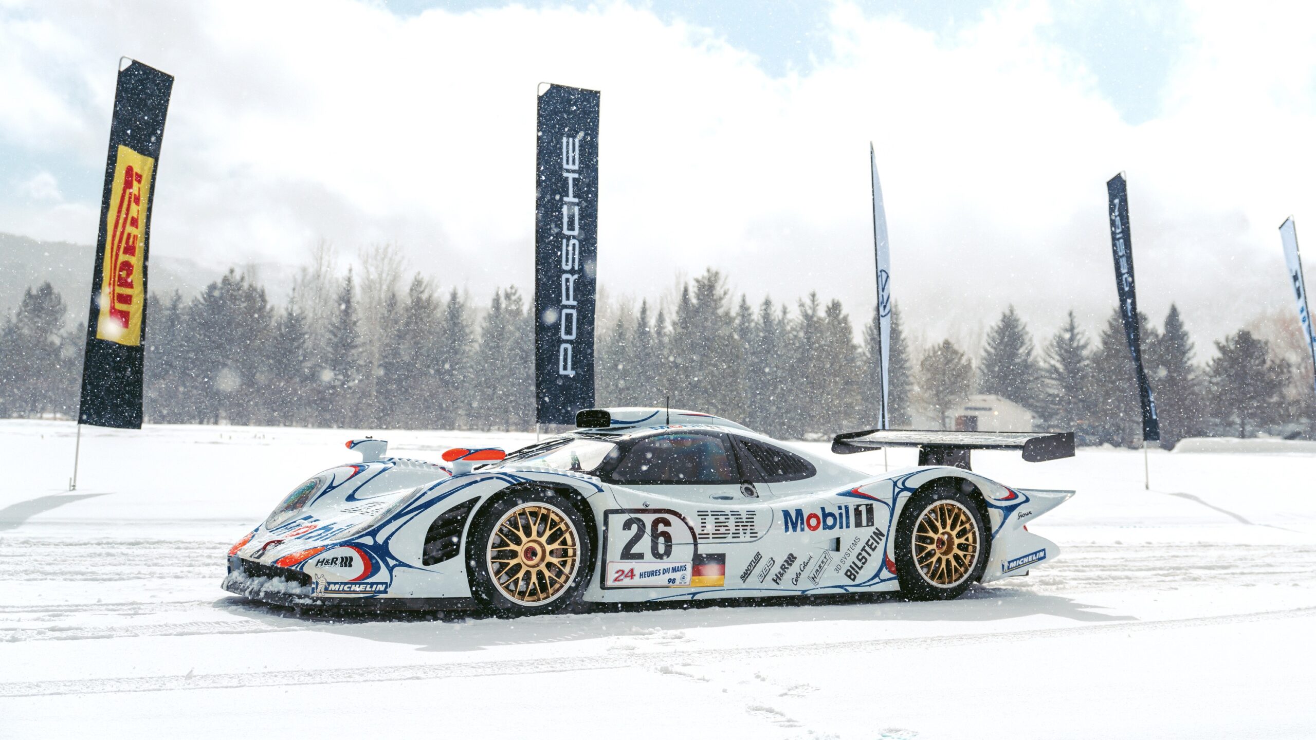 Porsche 911 GT1 on Ice Proves Le Mans Winners Can Go Sideways, Too