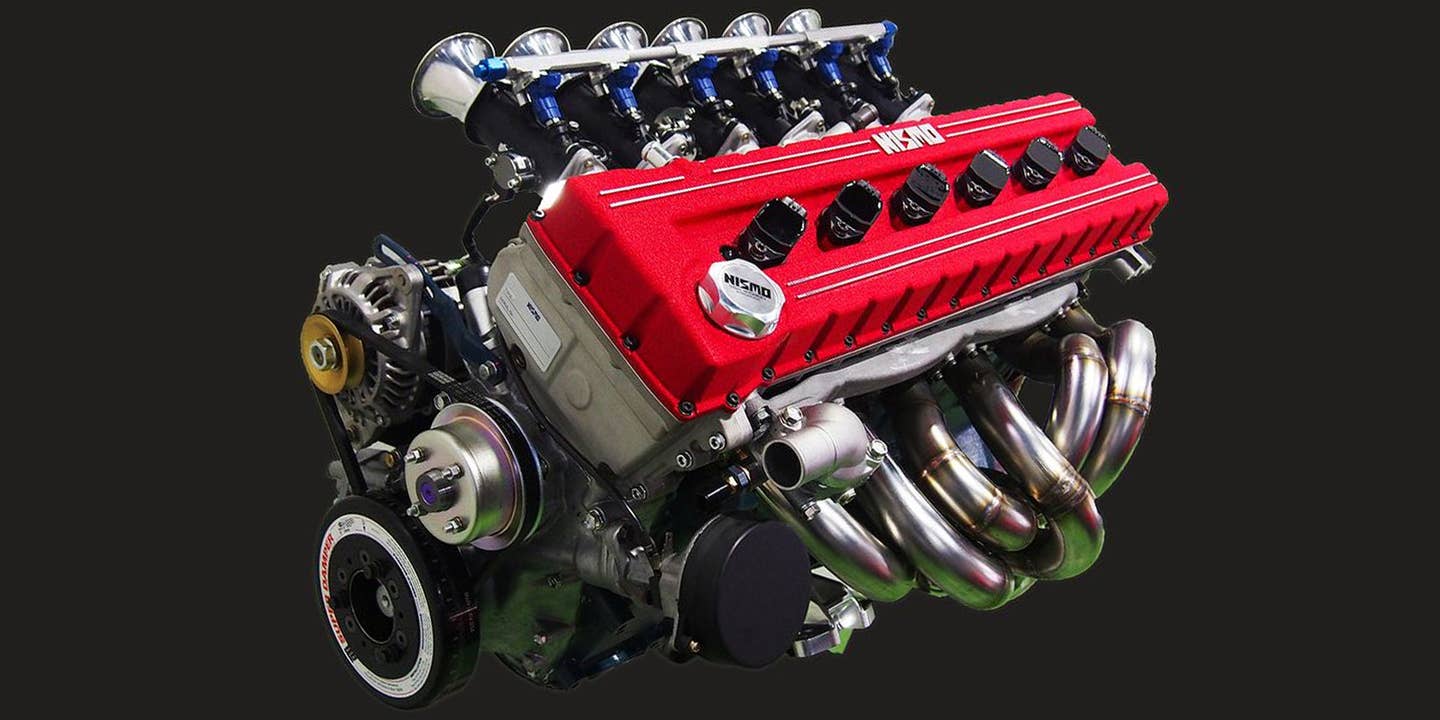 Nismo L-series engine with a twin-cam cylinder head