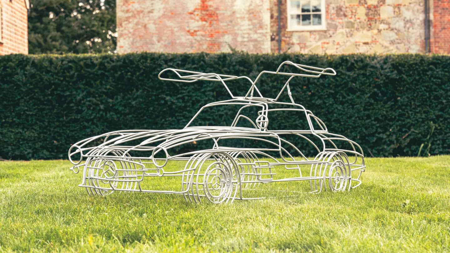 This Mercedes 300SL Gullwing Wire Sculpture With Working Doors Is the Greatest Lawn Ornament