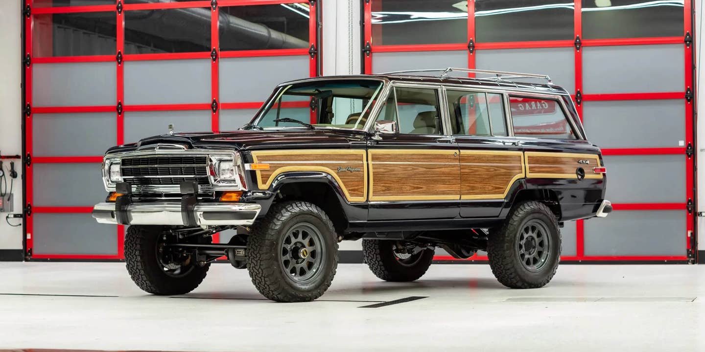 This Restomod Jeep Grand Wagoneer Is Simultaneously Classy and Rowdy
