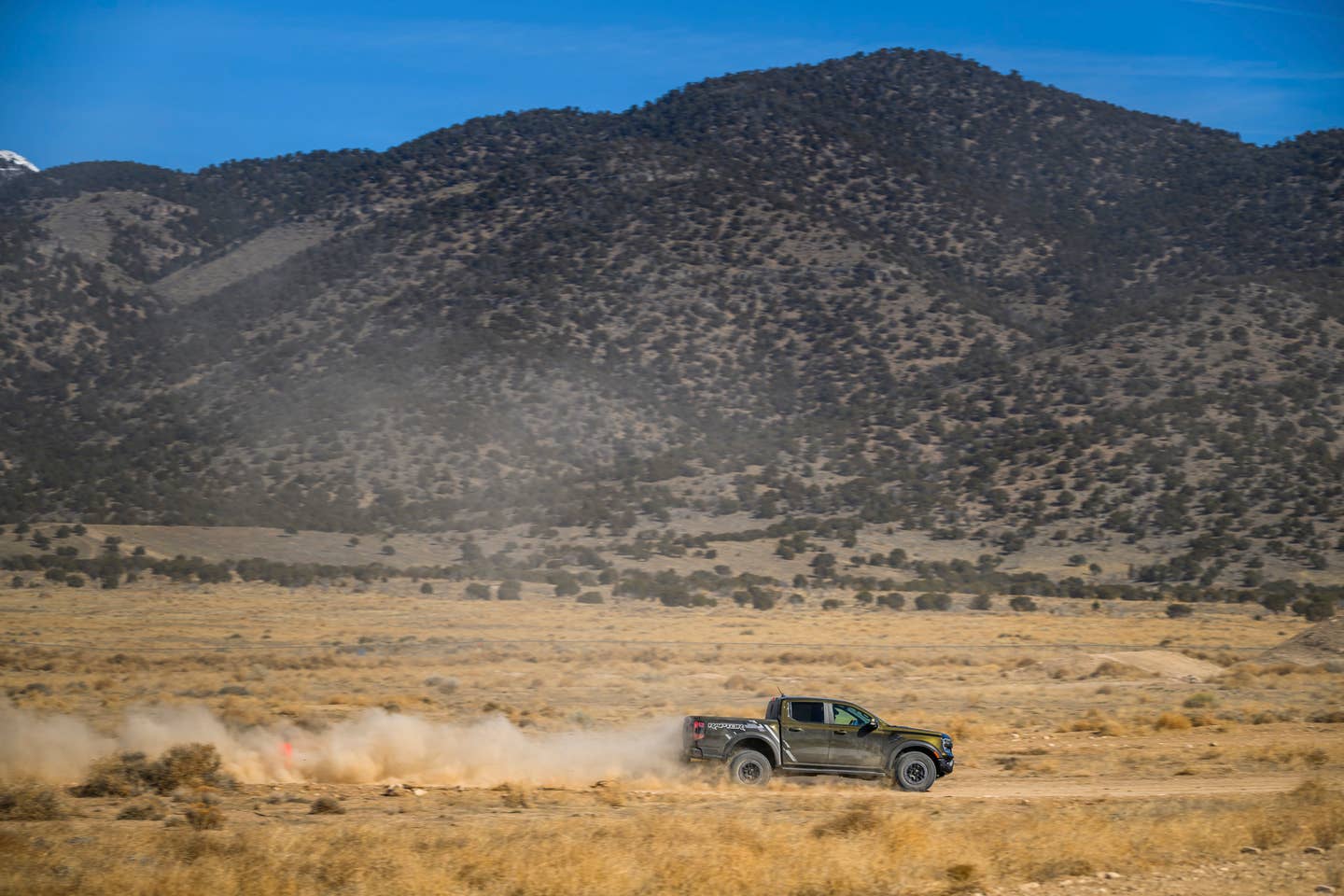 Do not attempt unless you have special off-road driving training and are driving on a closed course. Always consult the owner’s manual before off-road driving, know your terrain and trail difficulty, and use appropriate safety gear.