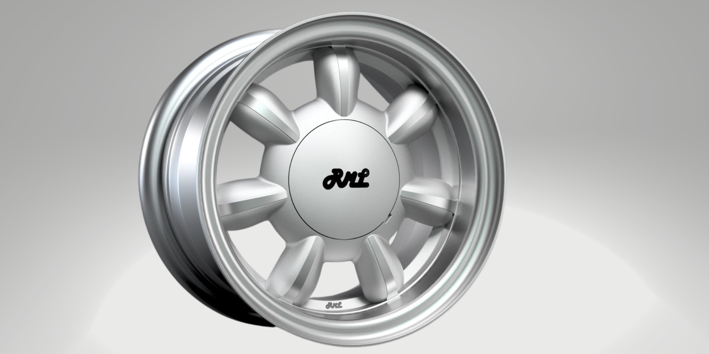 7-spoke silver wheels