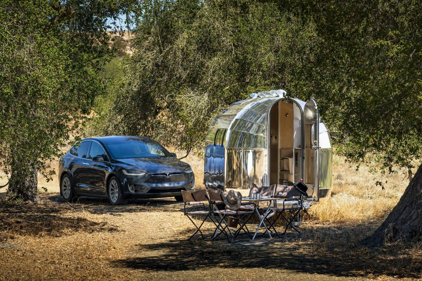 Tesla Model X with a Bowlus Volterra trailer.