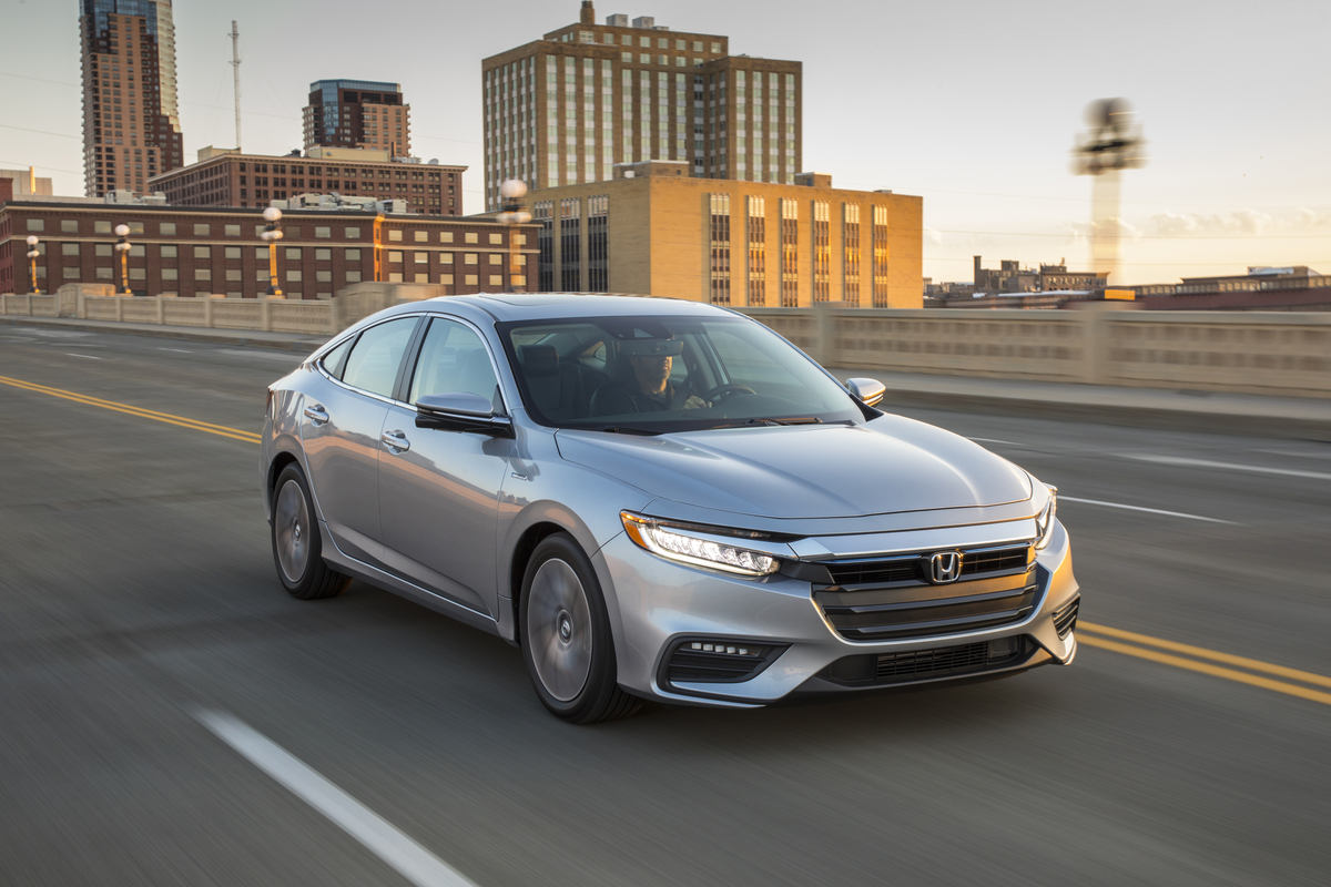 2019 Honda Insight Touring Group Review: The Hybrid for People Who Don’t Brag About Composting