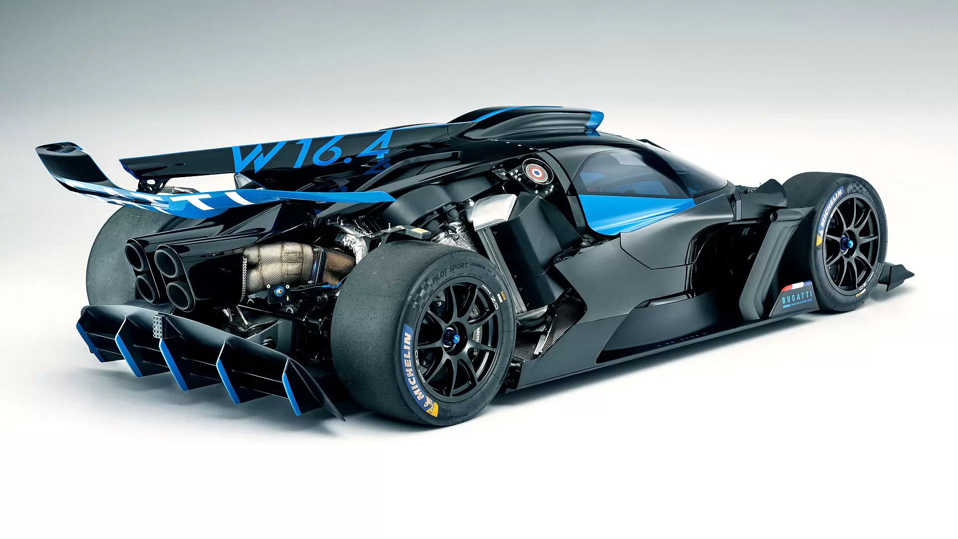 Bugatti’s 3D-Printed Suspension Pushrods Weigh 3.5 Ounces but Can Withstand 3.5 Tons of Force