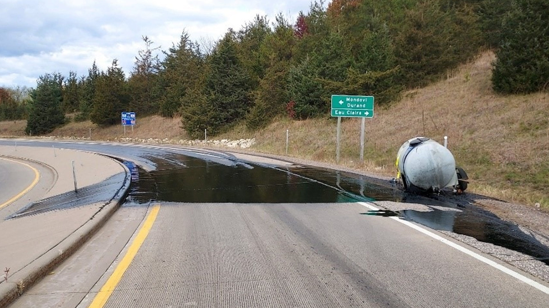 PSA: Don't Haul 330 Gallons of Oil With a Janky Homemade Trailer