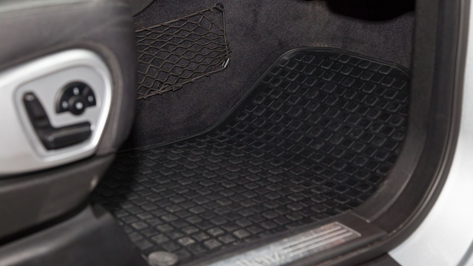 Best Floor Mats (Review & Buying Guide)