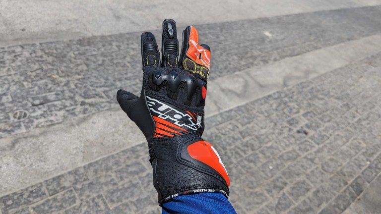Alpinestars GP Tech v2 S