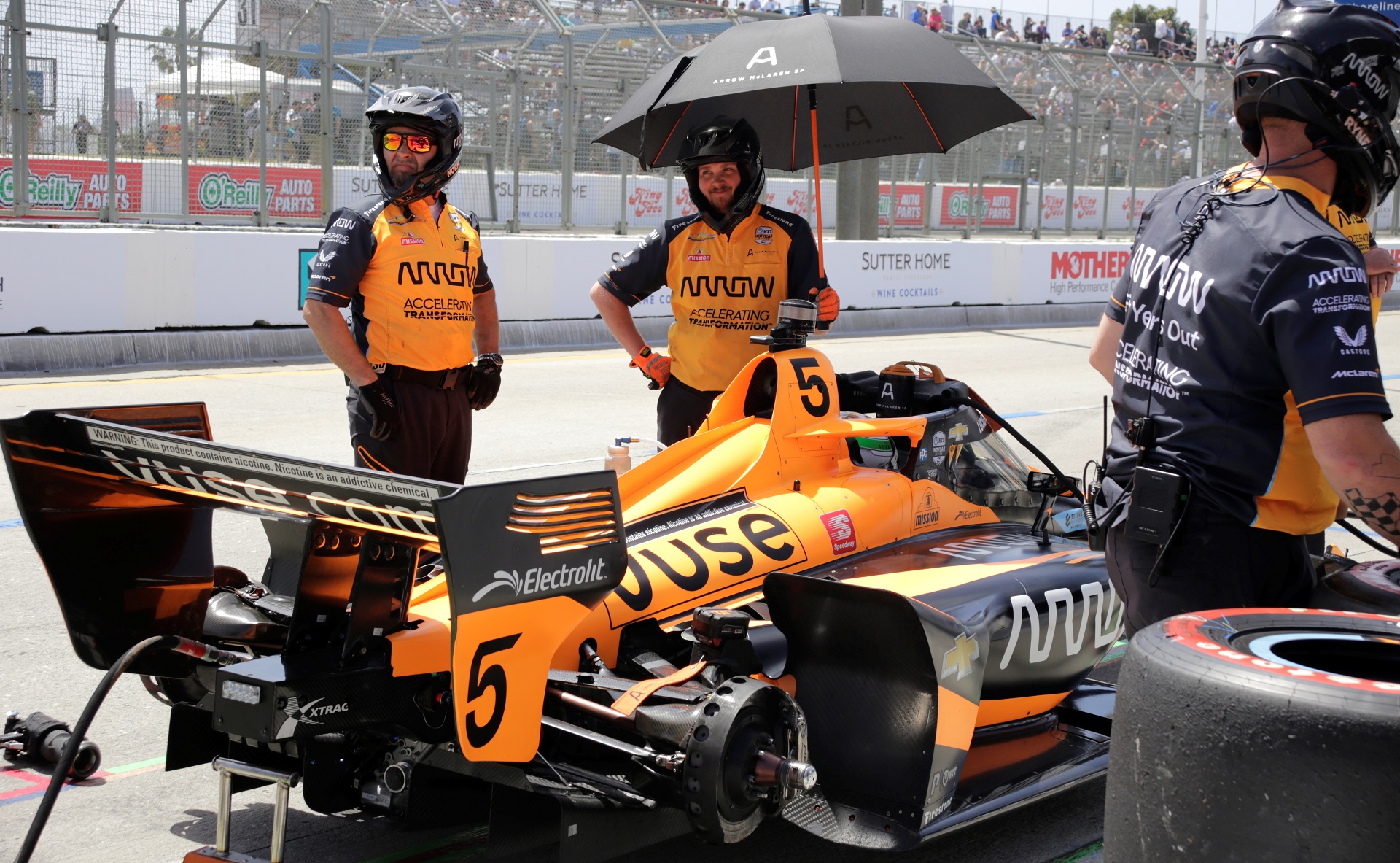 arrow mclaren sp crew members indycar