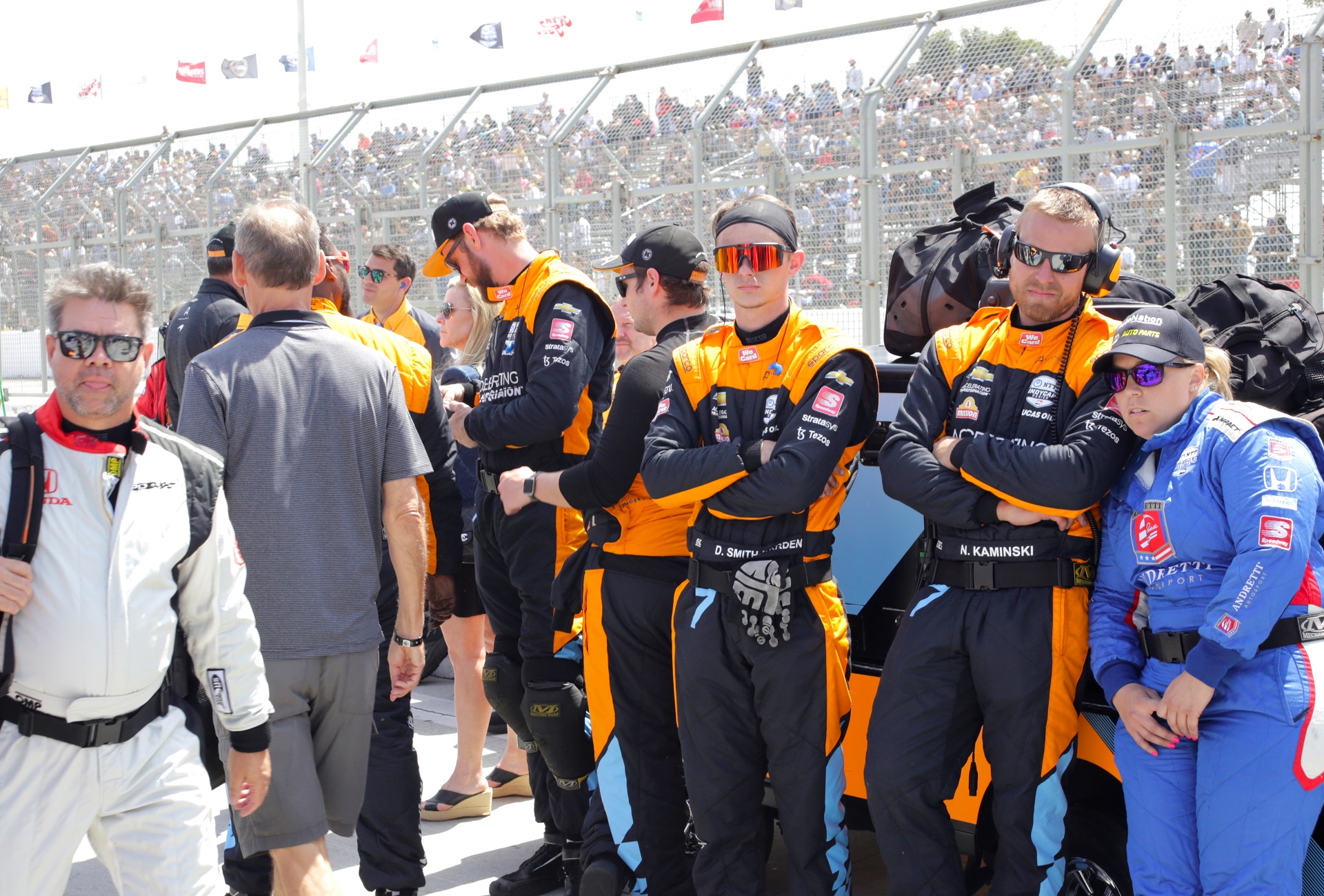 arrow mclaren sp crew members indycar