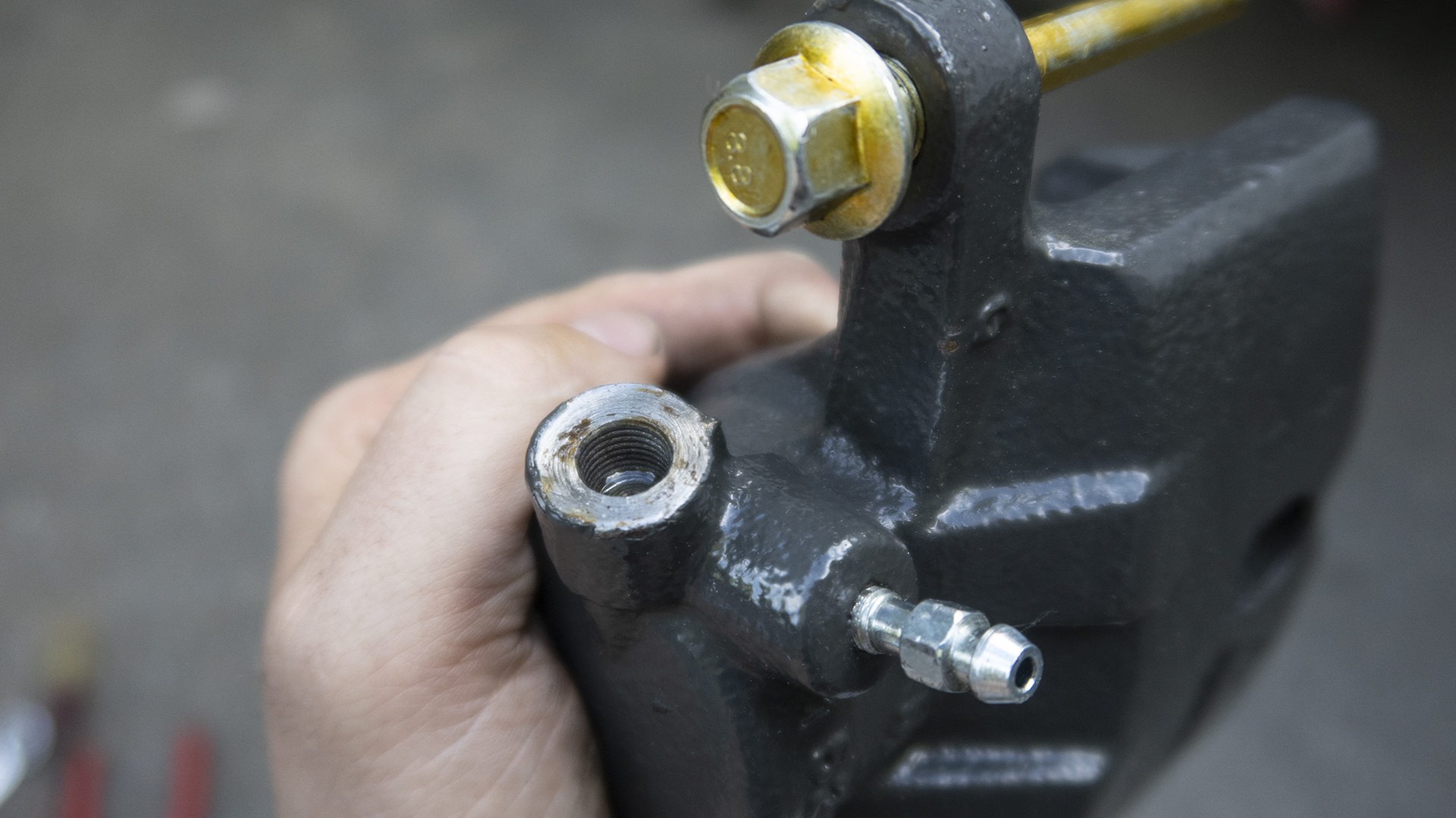 Brake caliper hose threads.