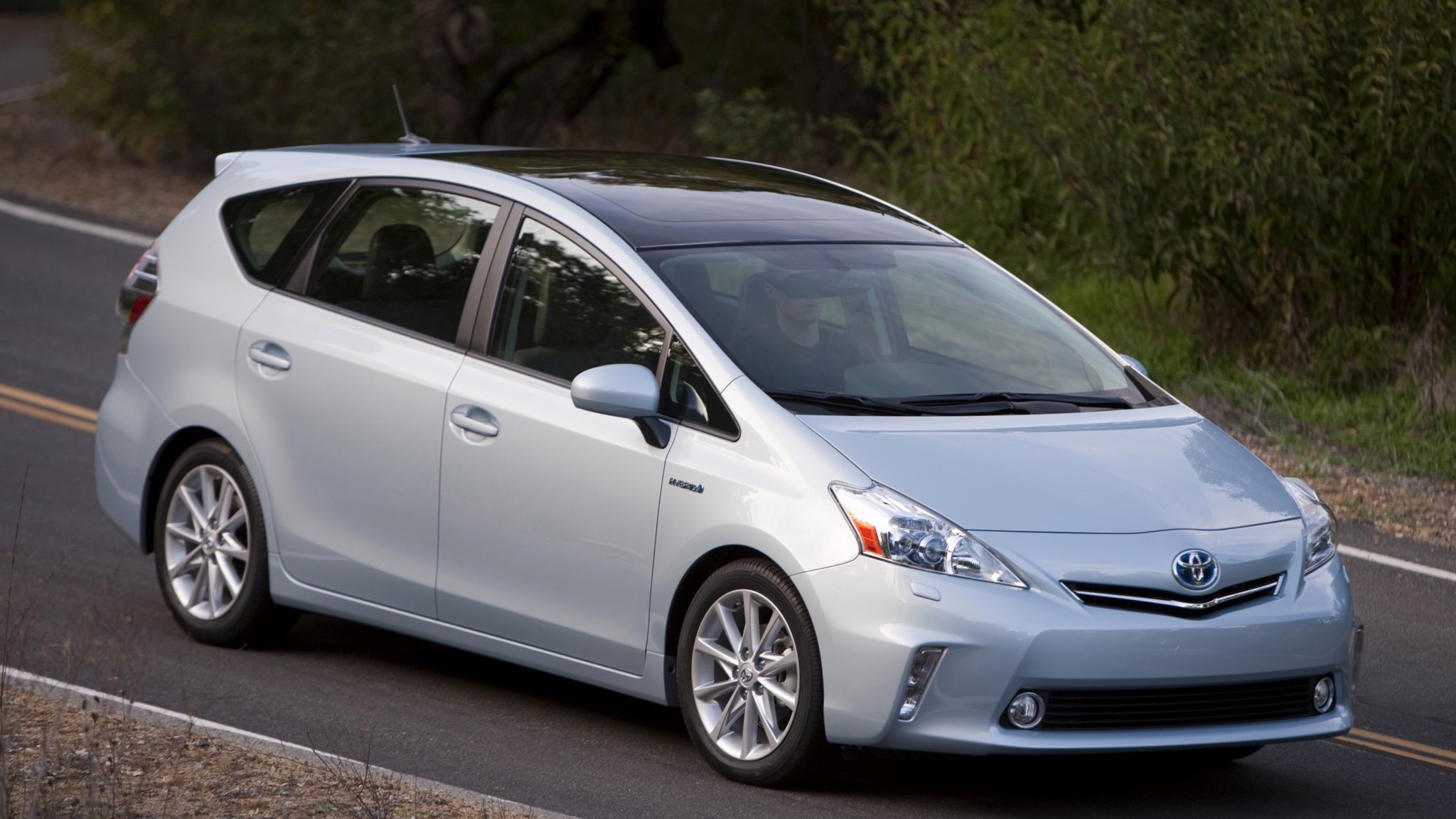 2012 Toyota Prius V front 3/4