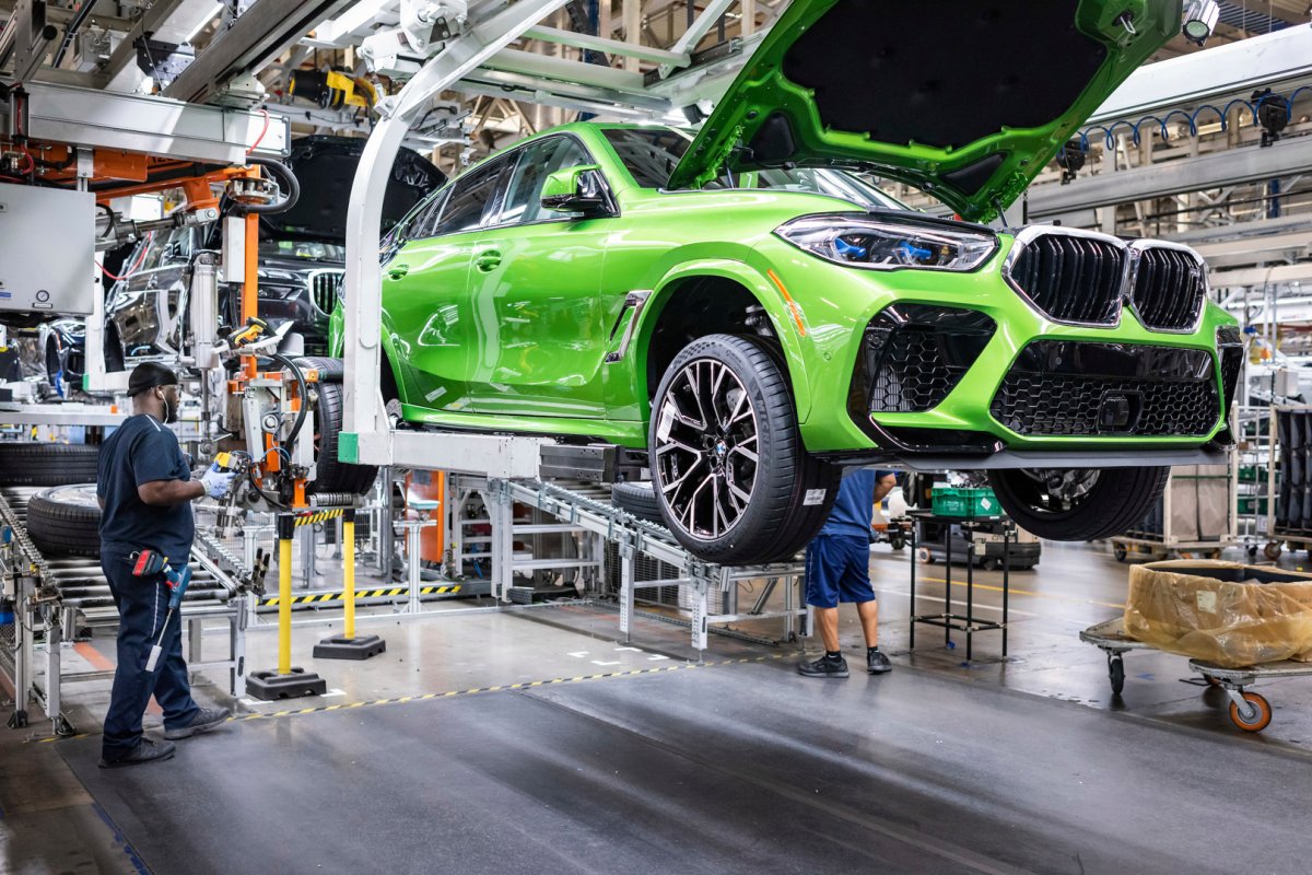 BMW's Six Millionth Car Built in the U.S. Is a Very Green X6 M