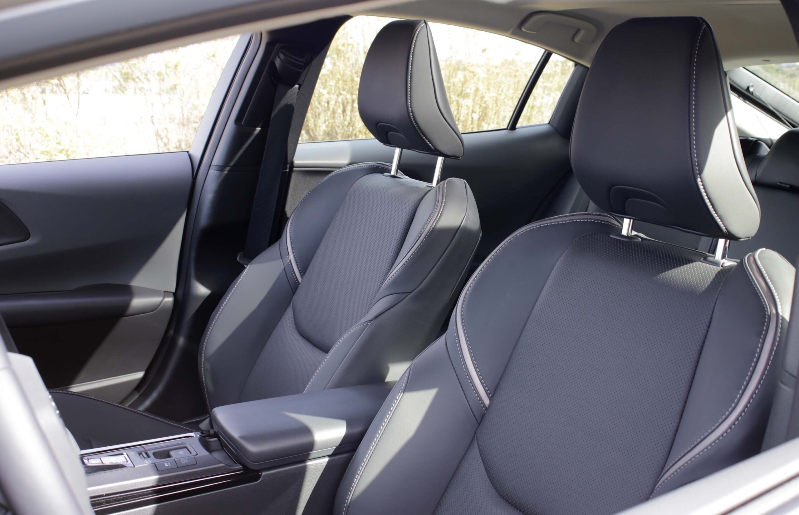 2023 toyota prius first drive seats