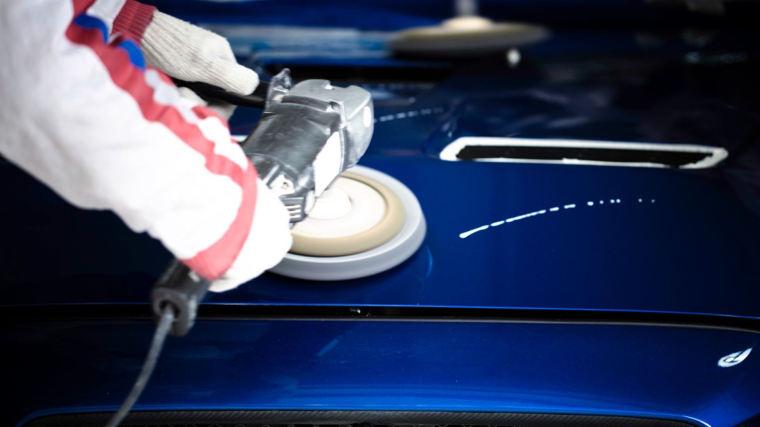 Here's How To Buff A Car