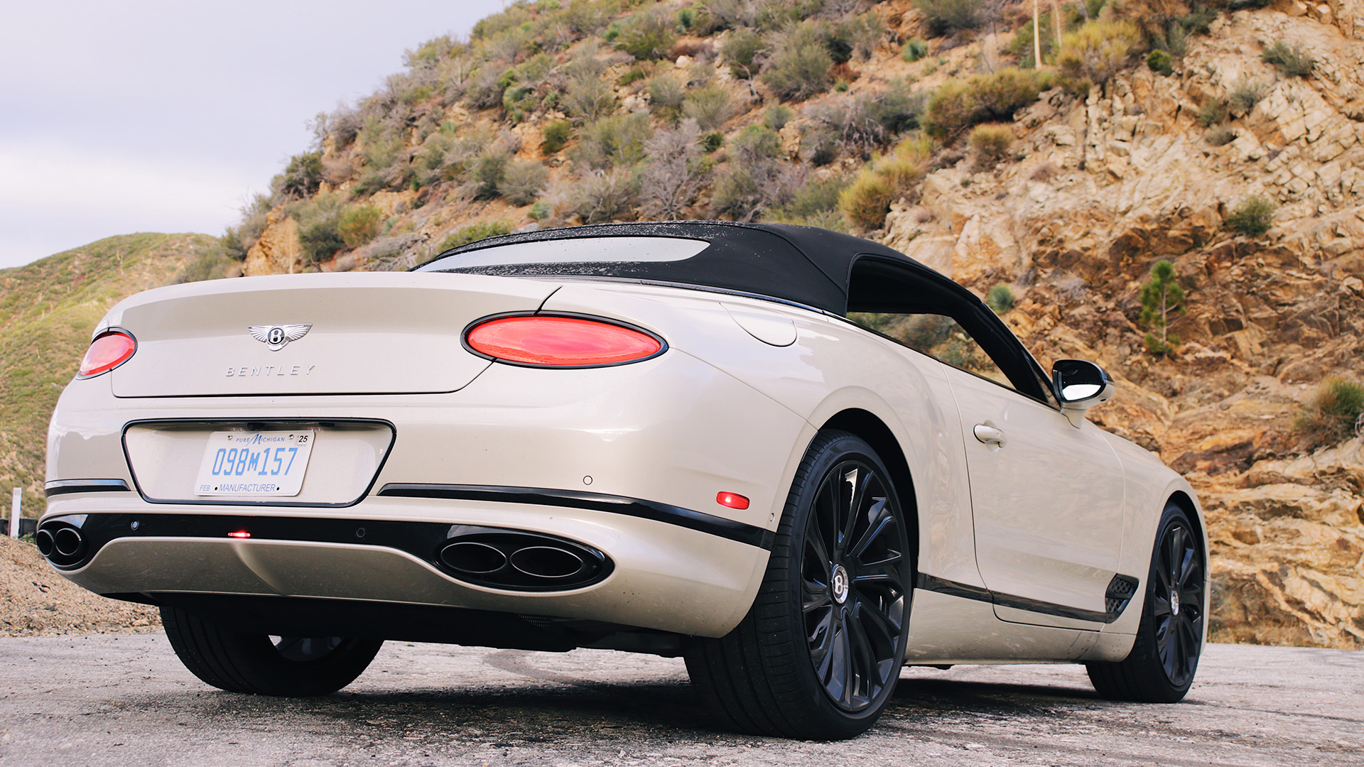 2022 bentley continental gtc mulliner rear view