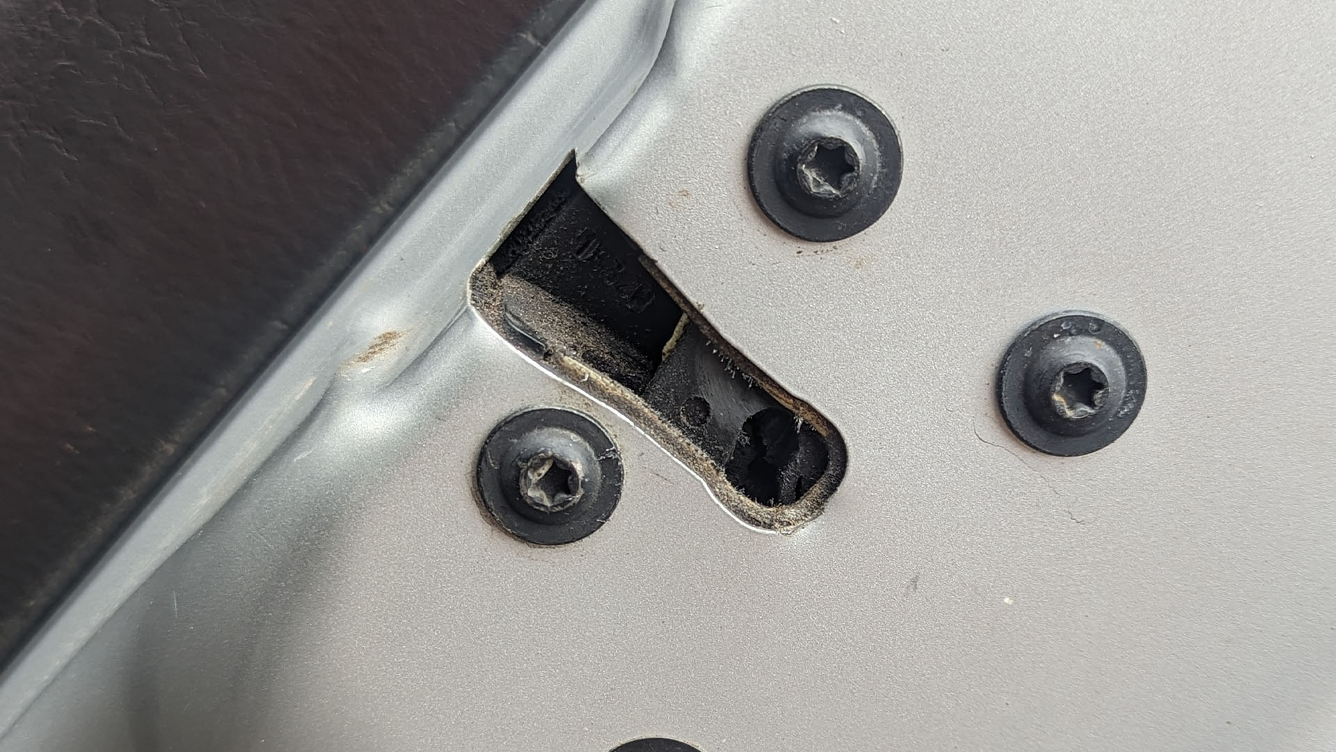 Door latch closed for parasitic draw test