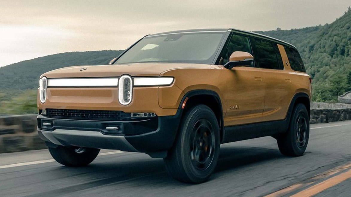 Rivian R1S DualMotor Max Pack Promises 390 Miles of Range
