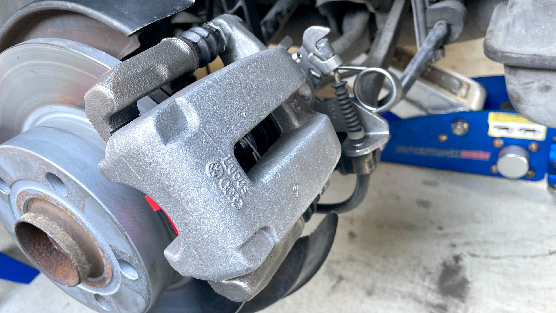 how to use a brake caliper wind back tool