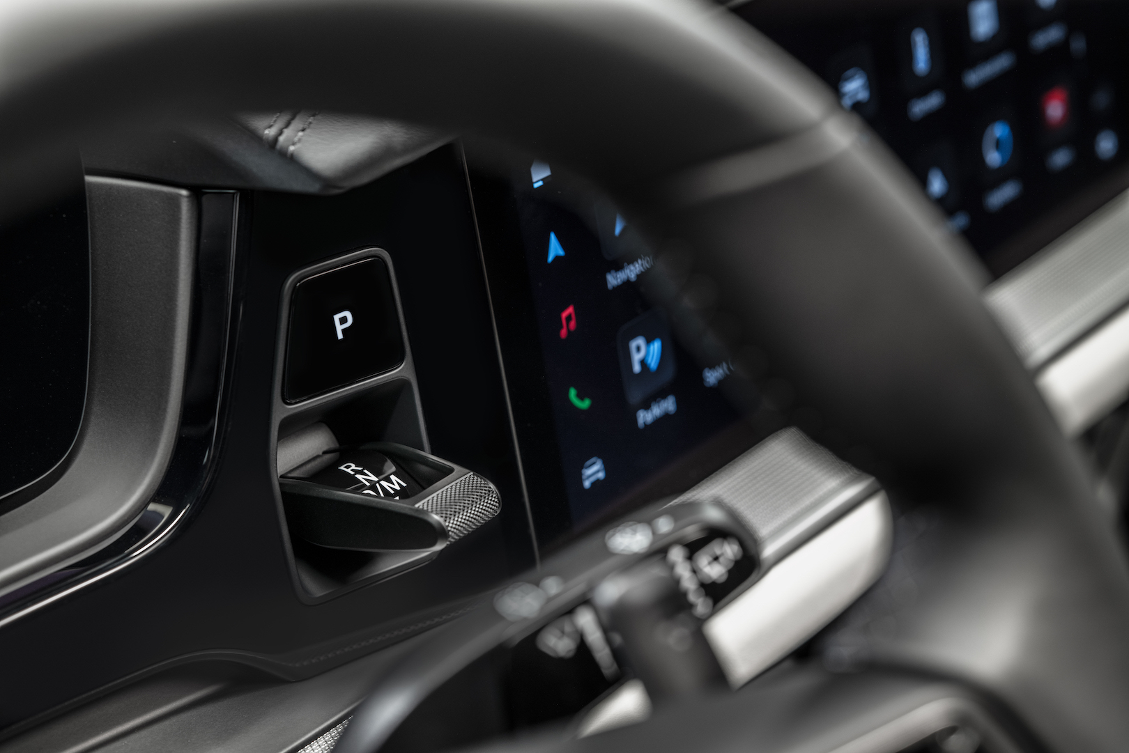 Next-generation Porsche Cayenne drive selector