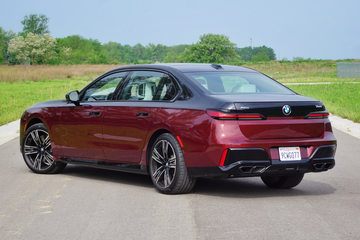 2023 BMW 760i xDrive Review: Don’t Judge This Book by That Cover