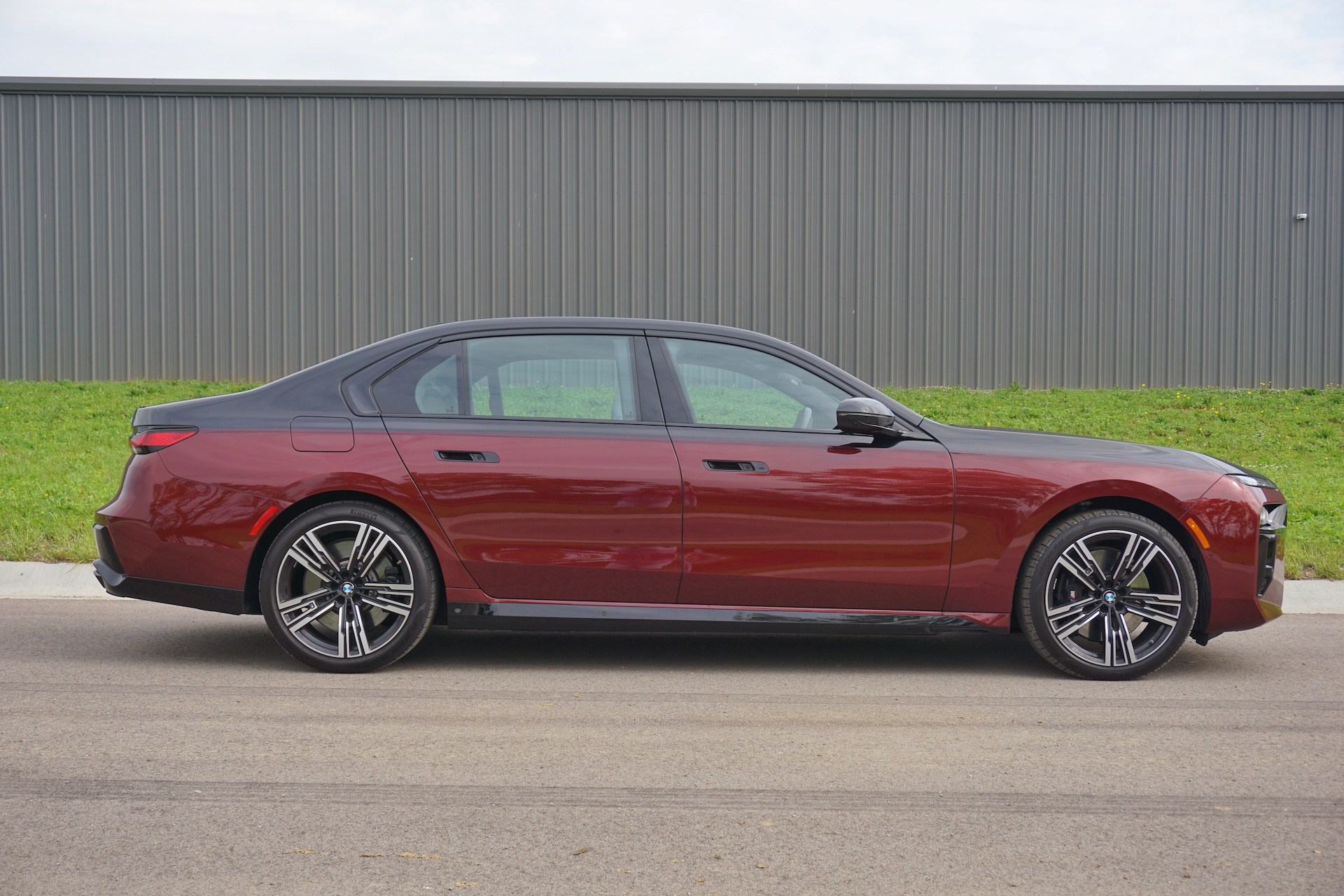 2023 BMW 760i xDrive Review: Don’t Judge This Book by That Cover