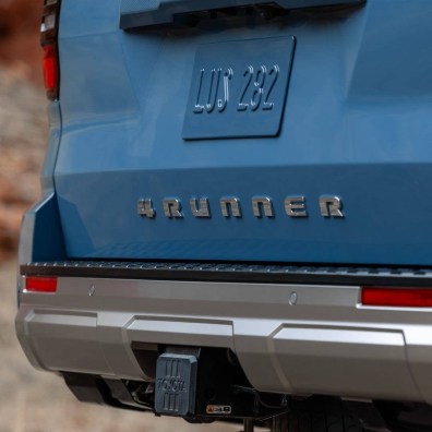 2025 Toyota 4Runner Keeps Drop-Down Back Glass, Hybrid Power Teased